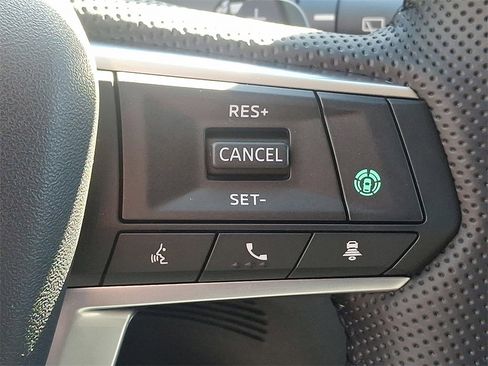 New 2025 Mitsubishi Outlander SE image 11