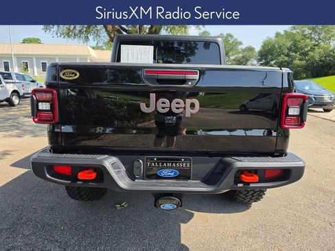 Used 2024 Jeep Gladiator Mojave AWD/4WD image 3