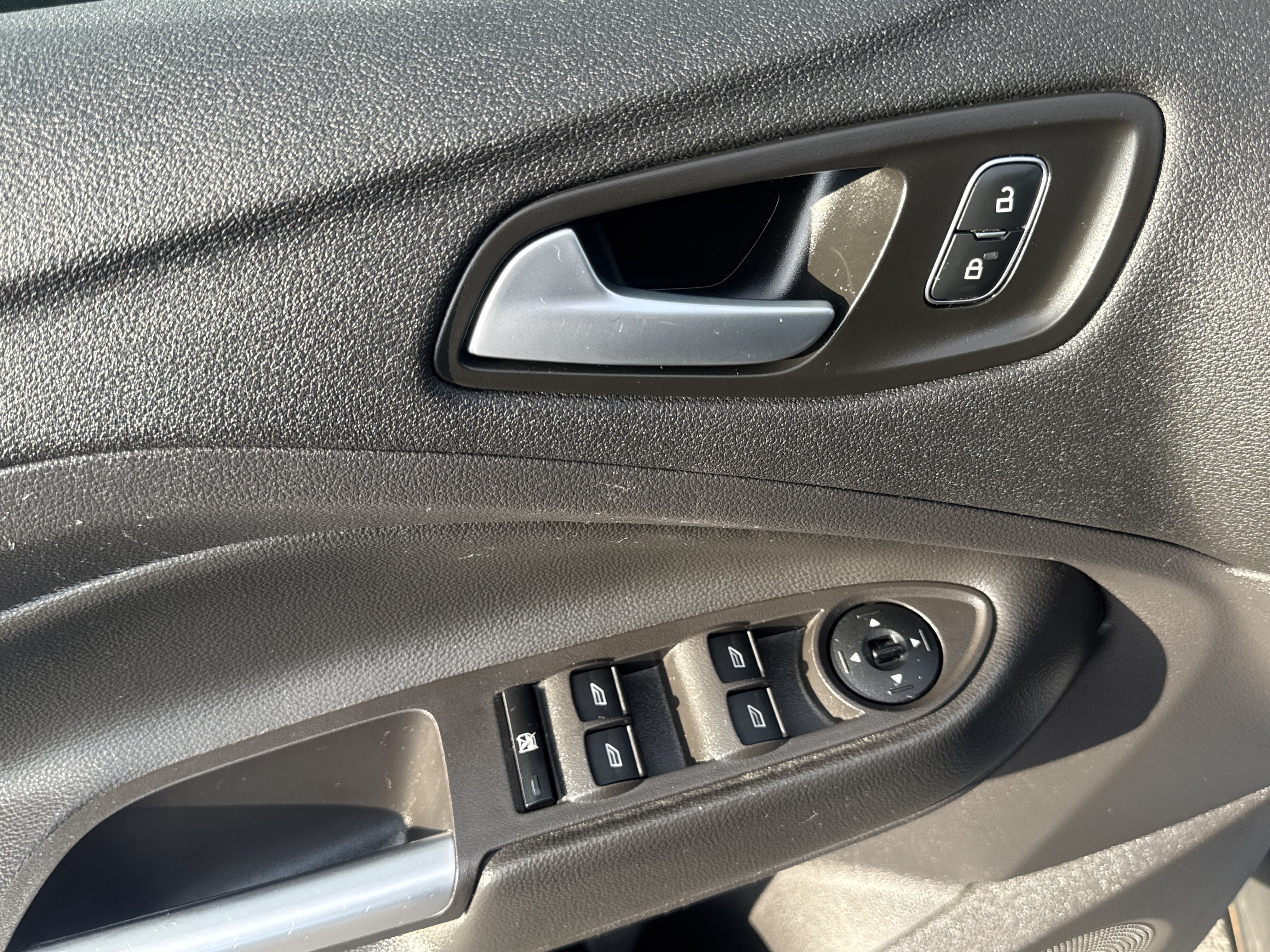 Used 2018 Ford Escape SE AWD/4WD image 16