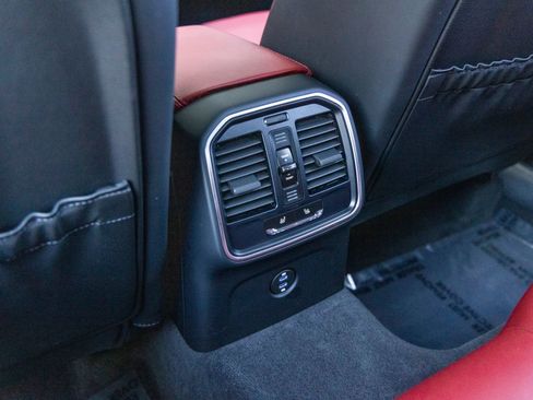 Certified 2025 Porsche Macan image 49