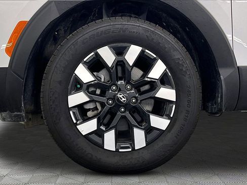 Used 2025 Hyundai Santa Cruz SEL FWD image 9