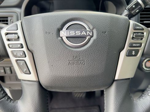 Used 2023 Nissan Titan SV w/ SV Convenience Package image 23