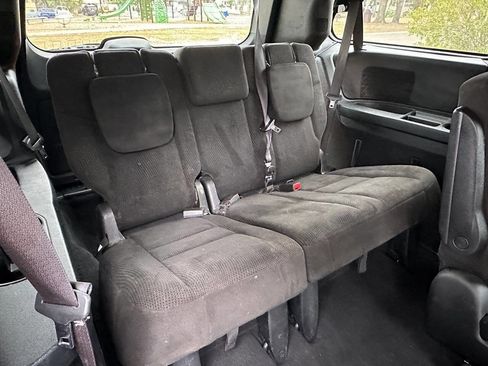 Used 2017 Dodge Grand Caravan SE image 14