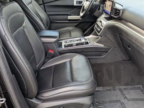 Used 2020 Ford Explorer XLT w/ Equipment Group 202A image 21