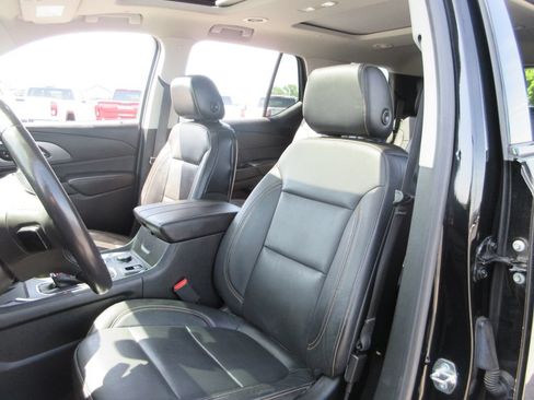 Certified 2019 Chevrolet Traverse Premier w/ Redline Edition AWD/4WD image 23