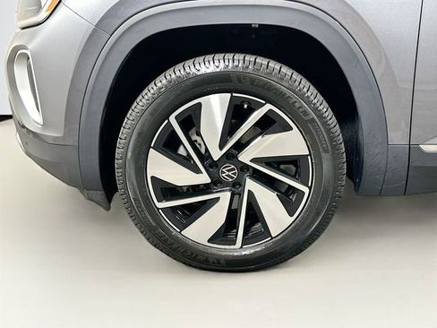Used 2024 Volkswagen Atlas SEL AWD/4WD image 34