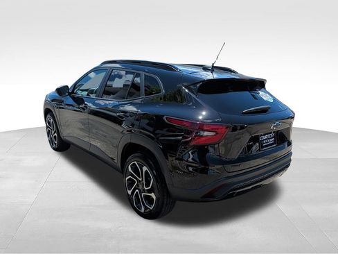 Used 2025 Chevrolet Trax RS FWD image 7