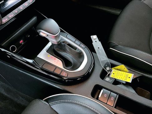 Used 2024 Kia Forte GT-Line image 18