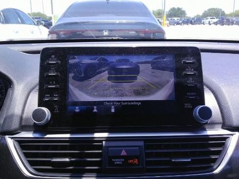 Used 2021 Honda Accord Sport image 10