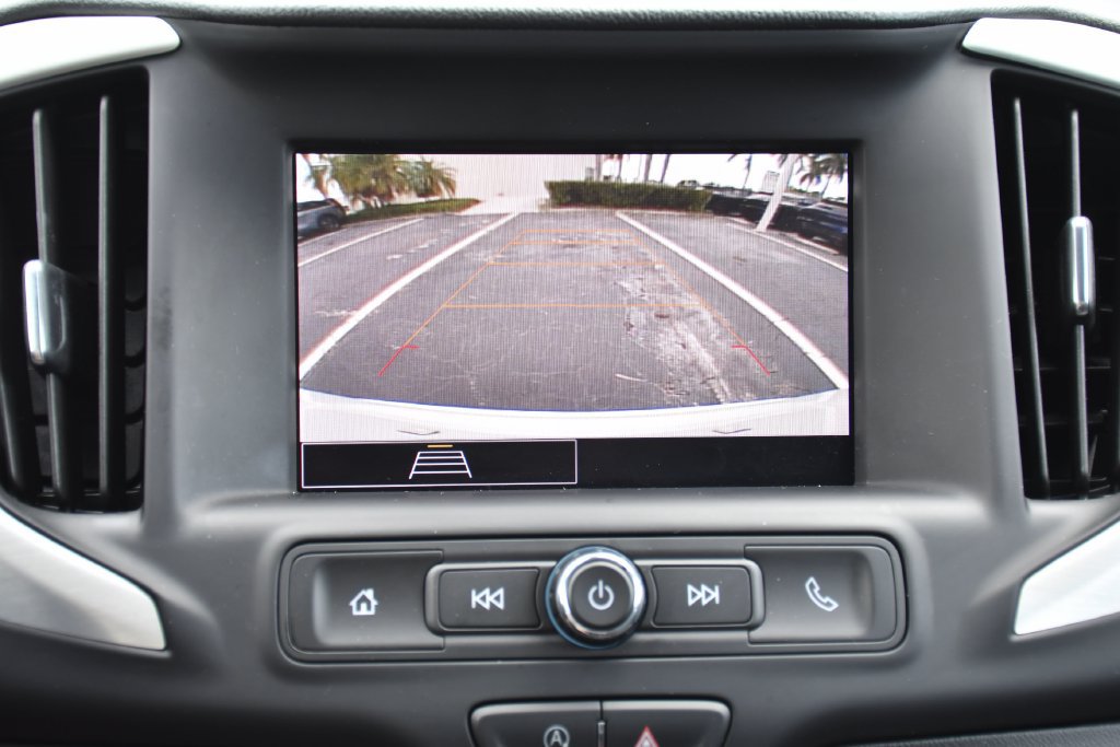 Used 2024 GMC Terrain SLE w/ Driver Convenience Package FWD image 17
