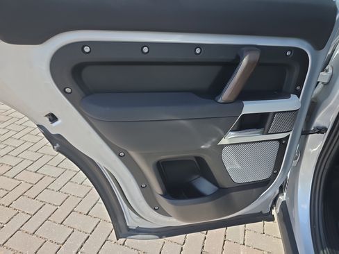 Certified 2023 Land Rover Defender 130 SE AWD/4WD image 13