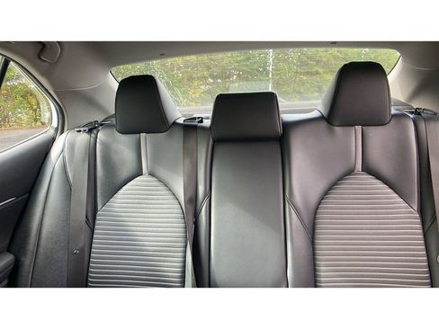 Used 2021 Toyota Camry SE image 8