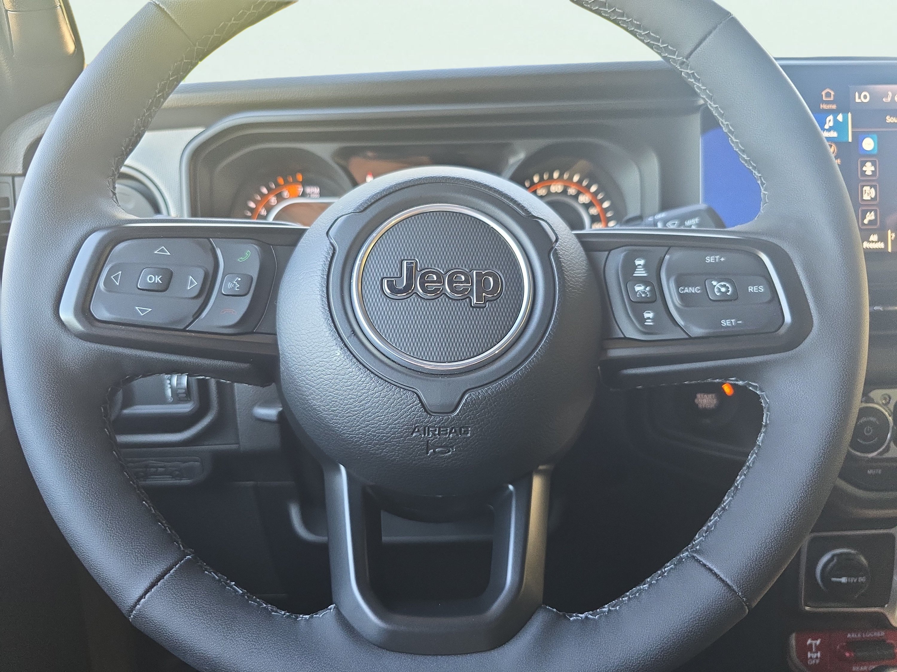 Used 2025 Jeep Wrangler Unlimited Sport AWD/4WD image 30