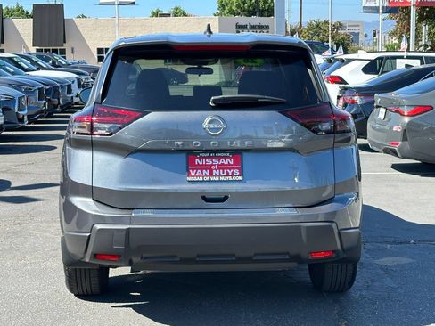 Used 2026 Nissan Rogue SV FWD image 6