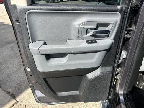 Used 2017 RAM 1500 Big Horn AWD/4WD image 38