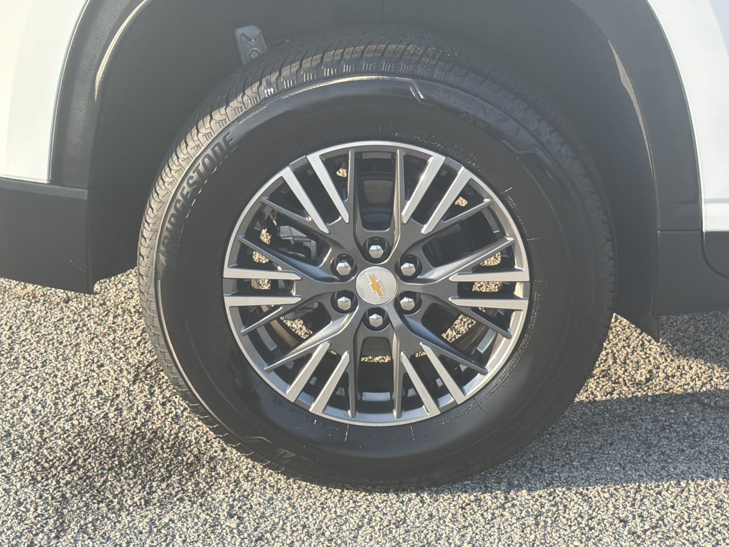Used 2026 Chevrolet Traverse LT w/ Driver Confidence Package FWD image 17