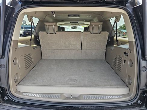 Used 2019 GMC Yukon XL SLT w/ Open Road Package AWD/4WD image 29