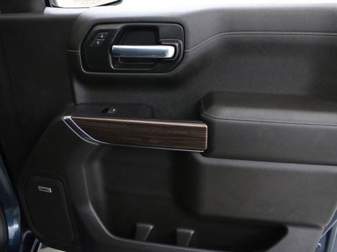 Used 2020 Chevrolet Silverado 1500 RST image 31