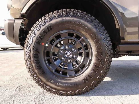 New 2026 Ford Bronco Badlands w/ Sasquatch Package AWD/4WD image 11
