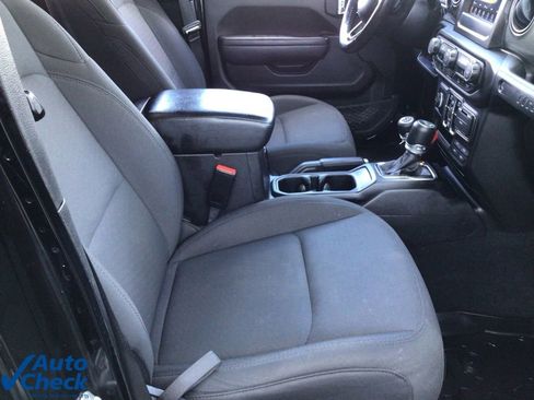 Used 2022 Jeep Wrangler Unlimited Sport image 9