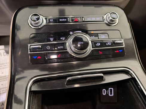 Used 2022 Lincoln Nautilus FWD image 19