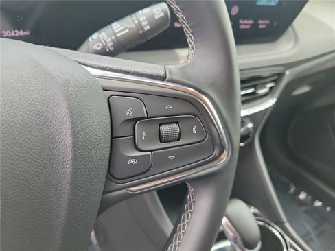 Used 2025 Buick Encore GX Preferred AWD/4WD image 24