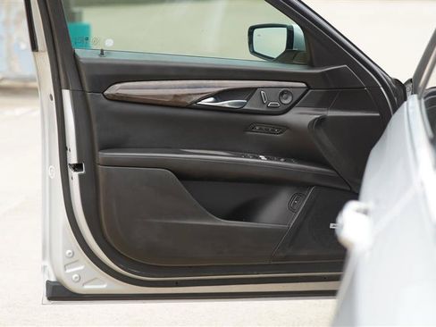 Used 2016 Cadillac CT6 Luxury w/ Active Chassis Package AWD/4WD image 39