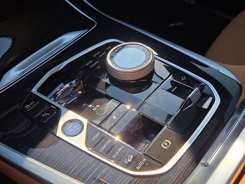 Certified 2026 BMW X7 xDrive40i w/ M Sport Package image 22