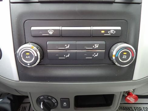 Used 2015 Nissan Frontier SV AWD/4WD image 23
