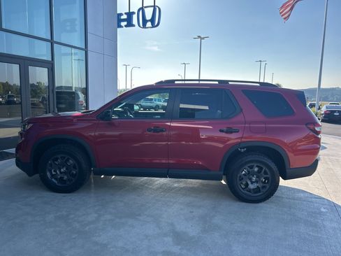 New 2025 Honda Pilot TrailSport image 8