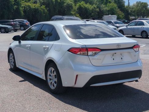 Used 2022 Toyota Corolla LE image 7