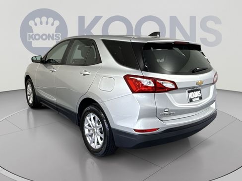 Used 2021 Chevrolet Equinox LS FWD image 4