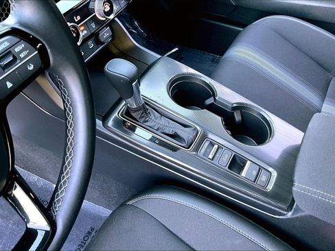 Certified 2025 Honda Civic Sport image 13