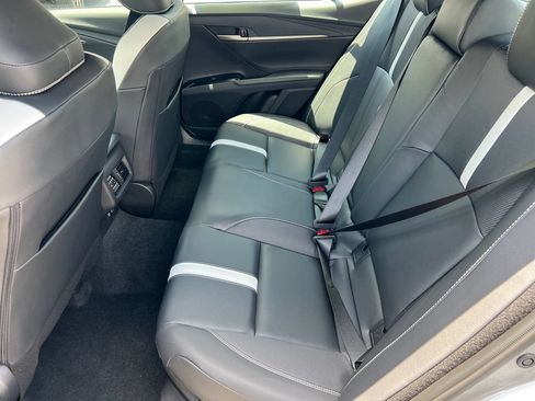 New 2026 Toyota Camry Hybrid FWD image 20