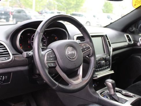 Used 2017 Jeep Grand Cherokee Altitude AWD/4WD image 20