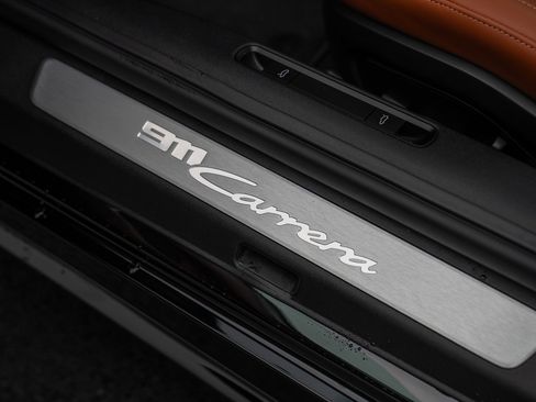 Used 2025 Porsche 911 Carrera image 12