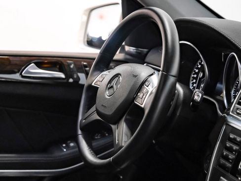 Used 2014 Mercedes-Benz GL 450 4MATIC image 10