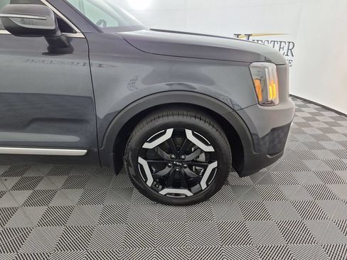 Used 2024 Kia Telluride EX FWD image 11