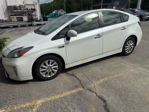 Used 2012 Toyota Prius Prime Plug-In Hybrid FWD image 3