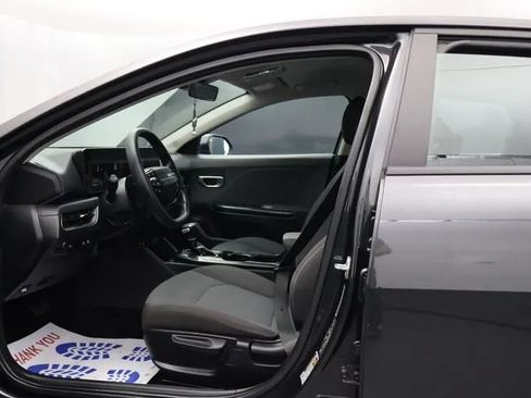 Used 2025 Kia K4 FWD image 14