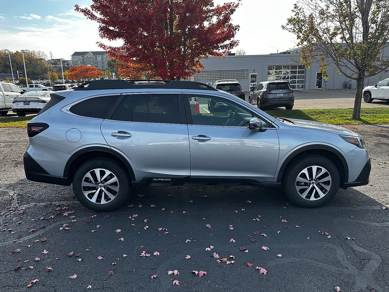 Used 2020 Subaru Outback Premium AWD/4WD image 2