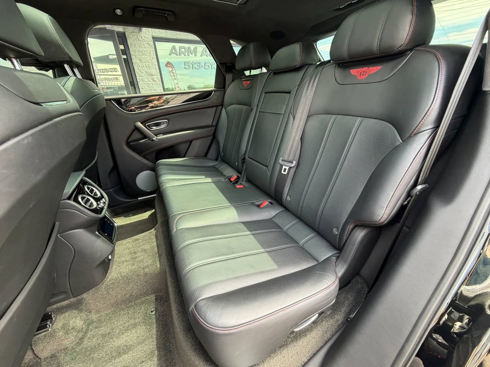 Used 2020 Bentley Bentayga AWD/4WD image 62