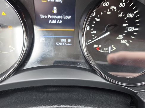 Used 2020 Nissan Rogue SV image 24