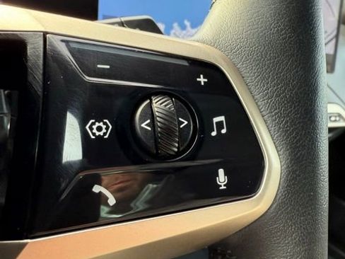 Used 2022 BMW iX xDrive50 w/ Premium Package image 38