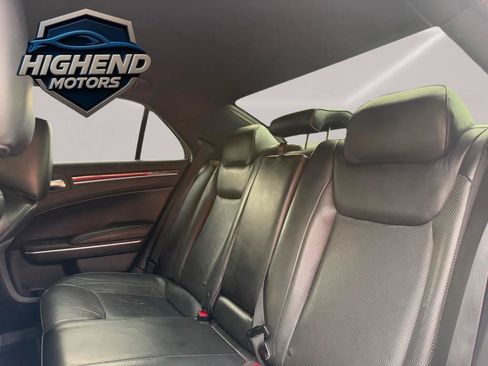 Used 2014 Chrysler 300 C RWD image 16