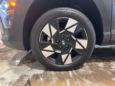 Used 2025 Hyundai Kona SEL image 30