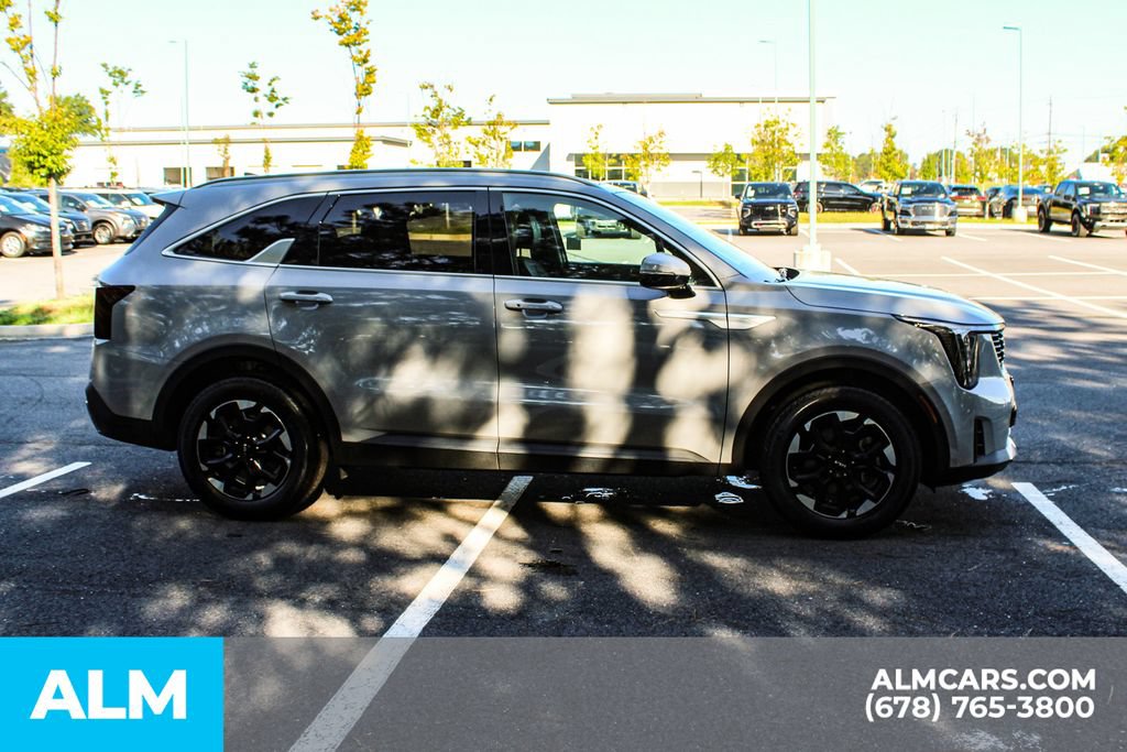 Used 2025 Kia Sorento S w/ Panoramic Sunroof Package FWD image 6