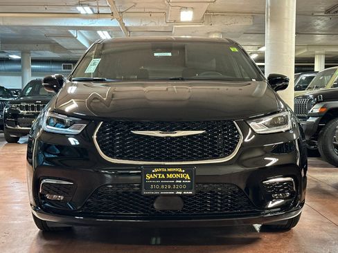 New 2026 Chrysler Pacifica Select image 8