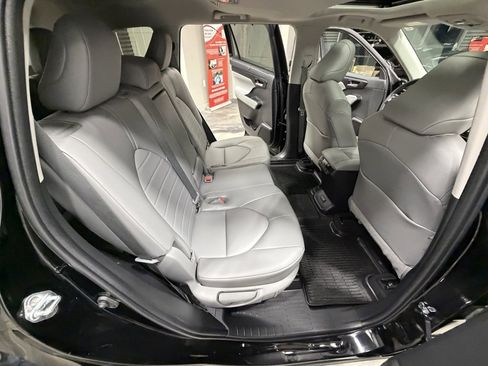Used 2022 Toyota Highlander XLE image 49