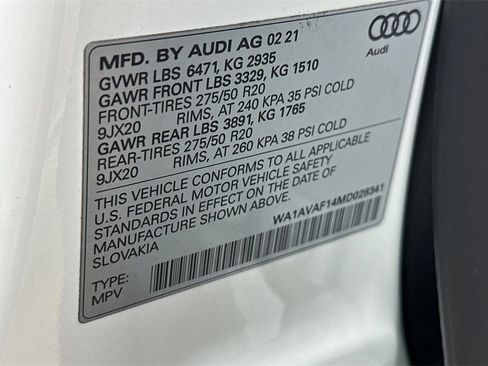 Used 2021 Audi Q8 Premium image 38